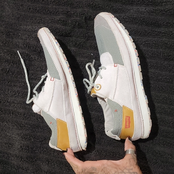 Levis, 10, Breathable, Mesh, comfy shoes - Picture 2 of 7